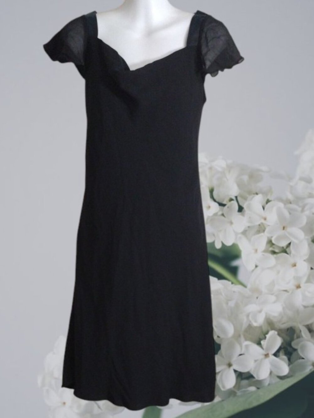 Black Jones Wear Women's Short-Sleeve Classic but Unique Midi Dress